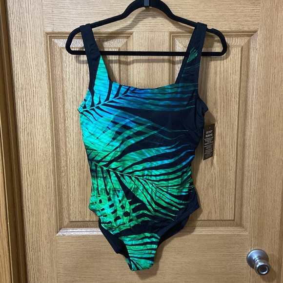 NWT Chlorine Resistant Tummy Control Square Neck One Piece
Swimsuits For All 14 - Picture 4 of 5